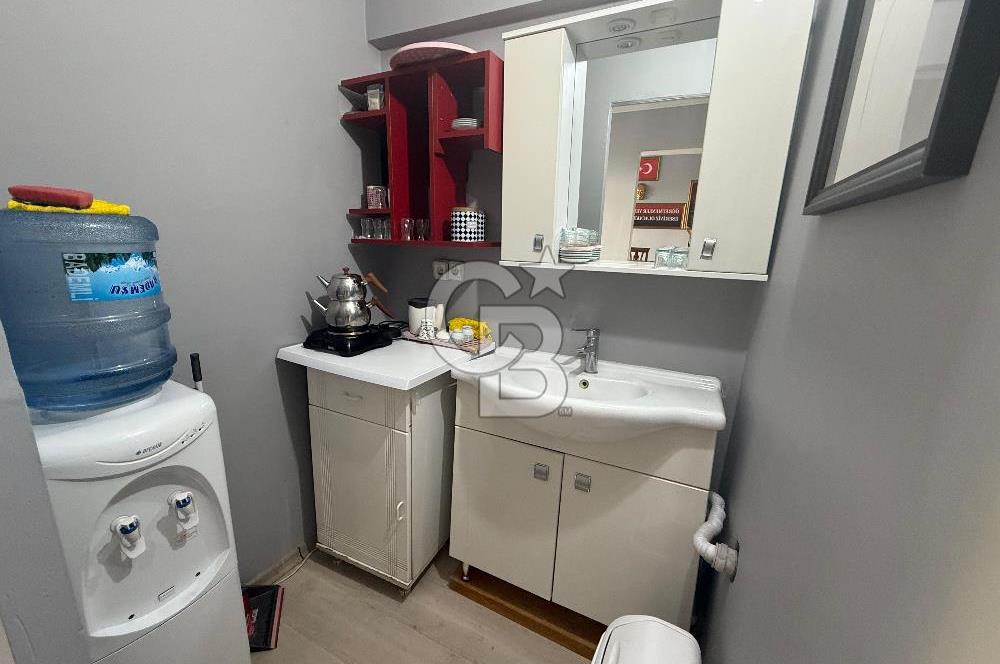 BORNOVA GEDİZ CADDESİ 15.000 TL KURUMSAL KİRACILI SATILIK OFİS.