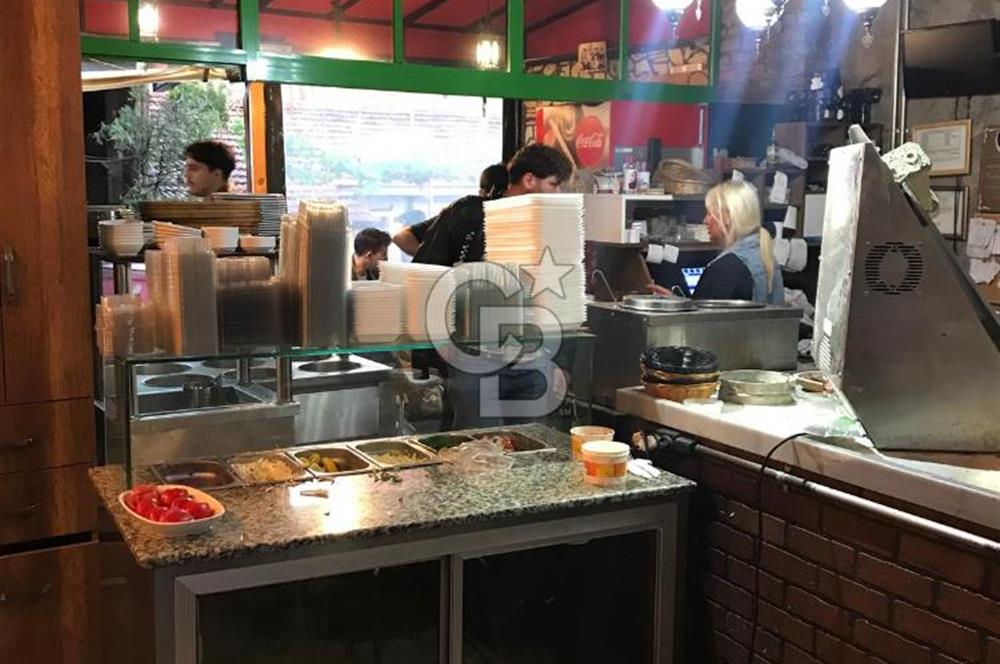 RUMELİ HİSAR ÜSTÜ FIRSAT DEVREN KİRALIK DÜKKAN
