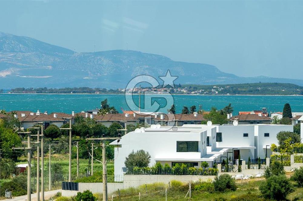 URLA KENT SİTESİ FULL DENİZ MANZARALI ÖZEL HAVUZLU VİLLA