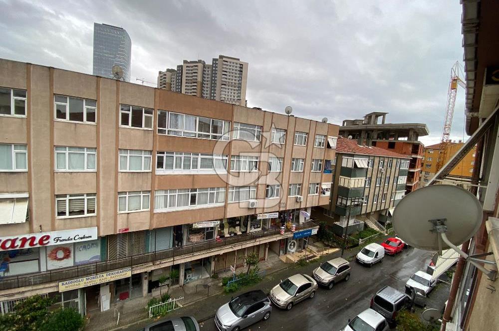 Küçükyalı Mektep Caddesinde 2+1 Yatırımlık