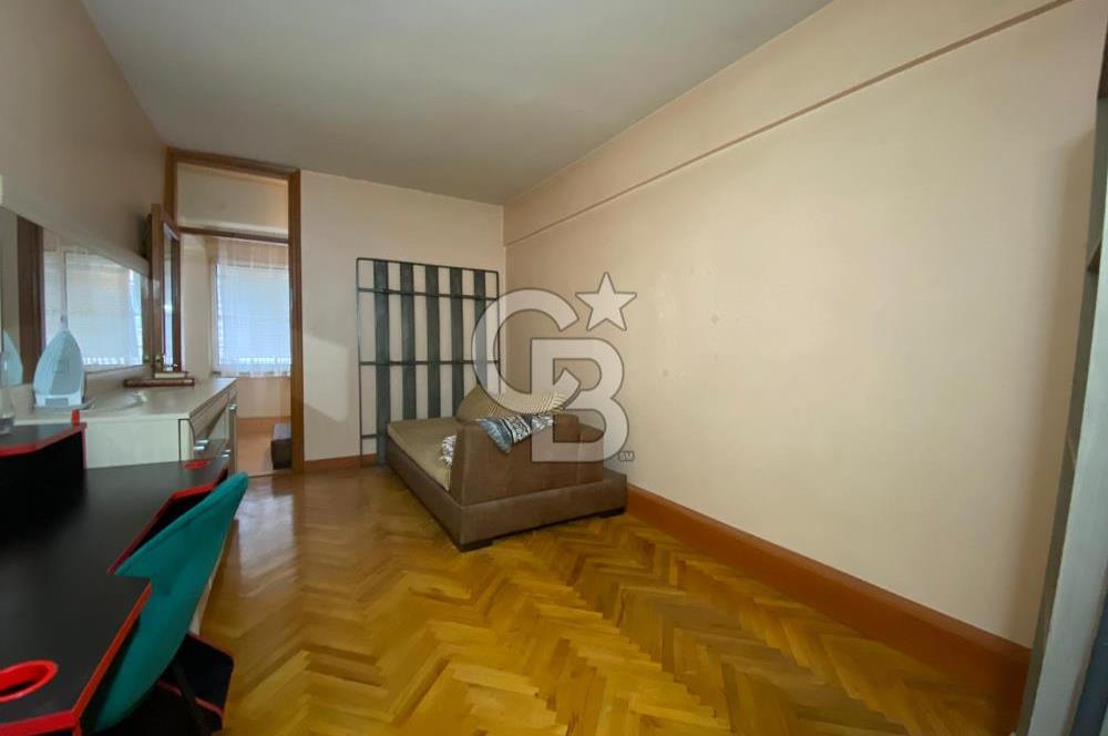Küçükyalı Mektep Caddesinde 2+1 Yatırımlık