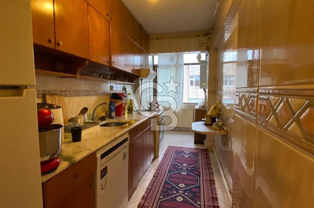 Küçükyalı Mektep Caddesinde 2+1 Yatırımlık