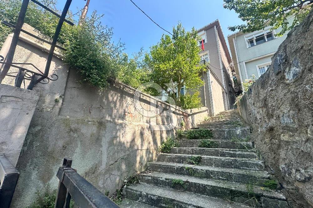 BEYKOZ YENİ MAHALLEDE 4 KATLI SATILIK BİNA