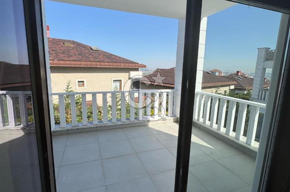 Kurtköy Çamlık'ta Muhteşem Manzaralı Satılık Forleks Villa