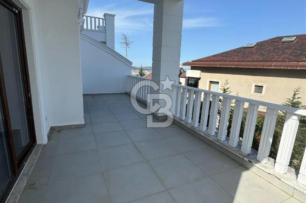 Kurtköy Çamlık'ta Muhteşem Manzaralı Satılık Forleks Villa