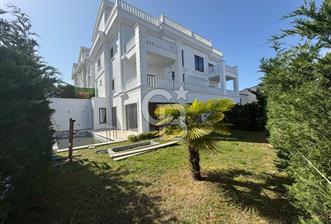 Kurtköy Çamlık'ta Muhteşem Manzaralı Satılık Forleks Villa