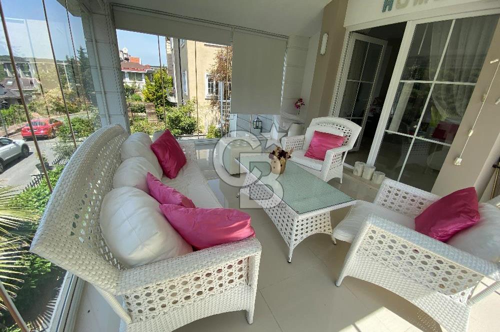 USKUMRUKÖY GÜLLER VADİSİ SİTESİNDE HAVUZLU EŞYALI KİRALIK VİLLA 