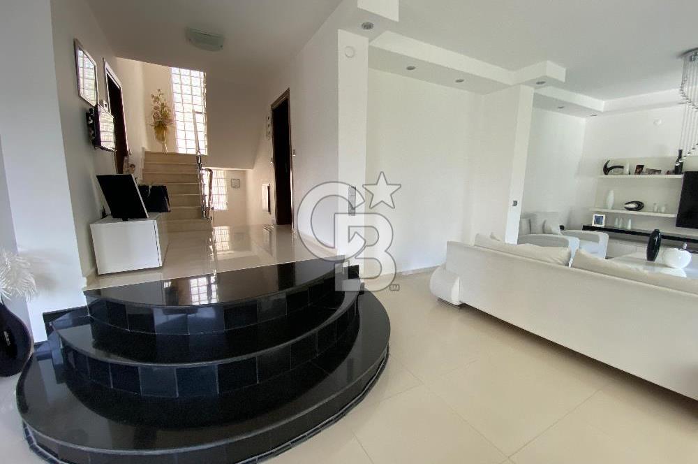 USKUMRUKÖY GÜLLER VADİSİ SİTESİNDE HAVUZLU EŞYALI KİRALIK VİLLA 