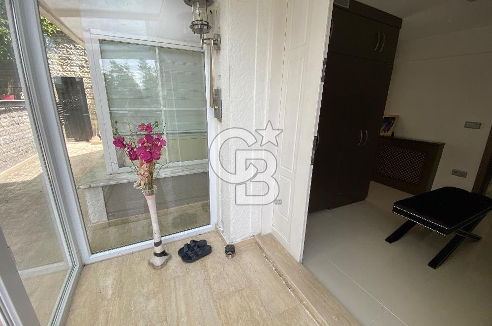 USKUMRUKÖY GÜLLER VADİSİ SİTESİNDE HAVUZLU EŞYALI KİRALIK VİLLA 