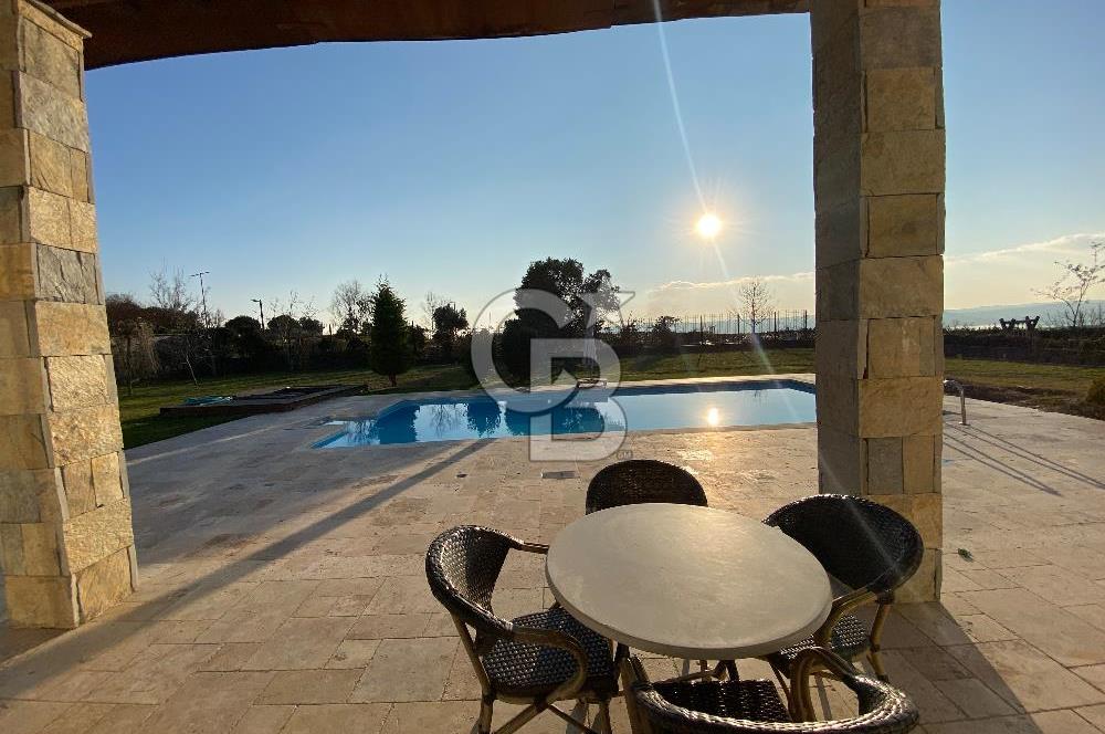 Park Village'da 4+1 Kiralık Villa 