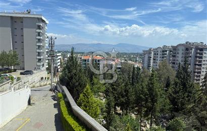 İzmir Narlıdere'de Muhteşem Doğa ve Deniz manzaralı daire