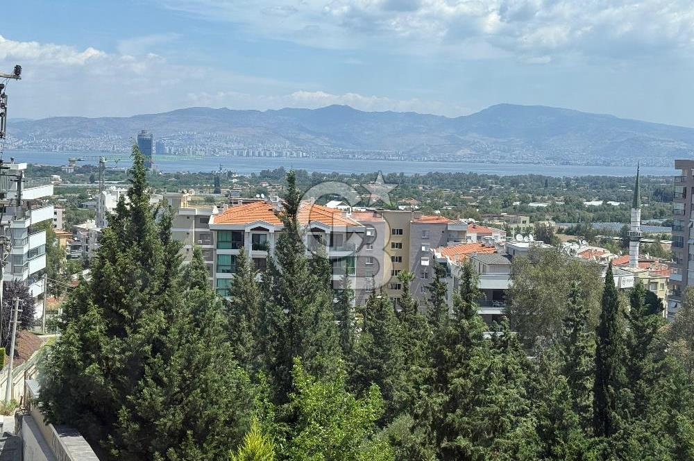 İzmir Narlıdere'de Muhteşem Doğa ve Deniz manzaralı daire