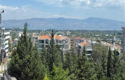 İzmir Narlıdere'de Muhteşem Doğa ve Deniz manzaralı daire