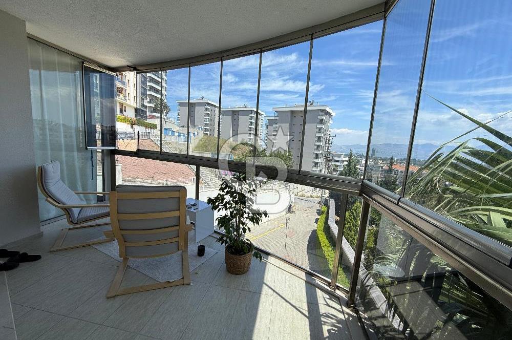 İzmir Narlıdere'de Muhteşem Doğa ve Deniz manzaralı daire
