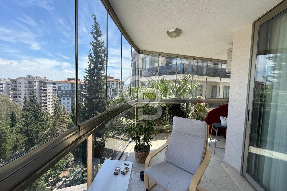 İzmir Narlıdere'de Muhteşem Doğa ve Deniz manzaralı daire