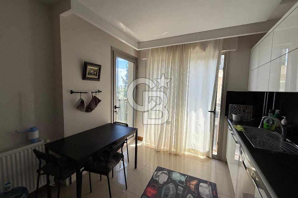 İzmir Narlıdere'de Muhteşem Doğa ve Deniz manzaralı daire