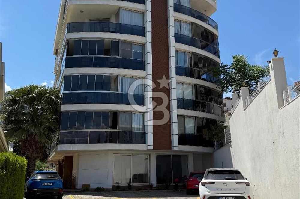 İzmir Narlıdere'de Muhteşem Doğa ve Deniz manzaralı daire