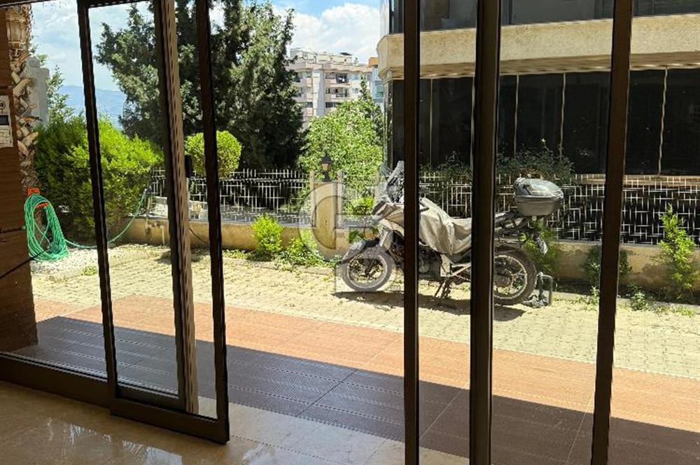 İzmir Narlıdere'de Muhteşem Doğa ve Deniz manzaralı daire
