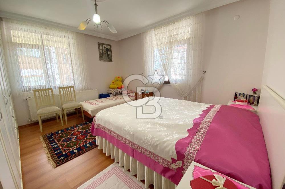 YILDIZLI'NIN MERKEZİNDE GENİŞ TERASLI SATILIK FIRSAT DAİRE
