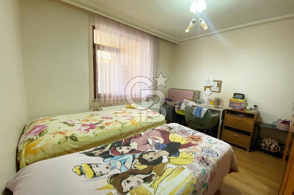 YILDIZLI'NIN MERKEZİNDE GENİŞ TERASLI SATILIK FIRSAT DAİRE