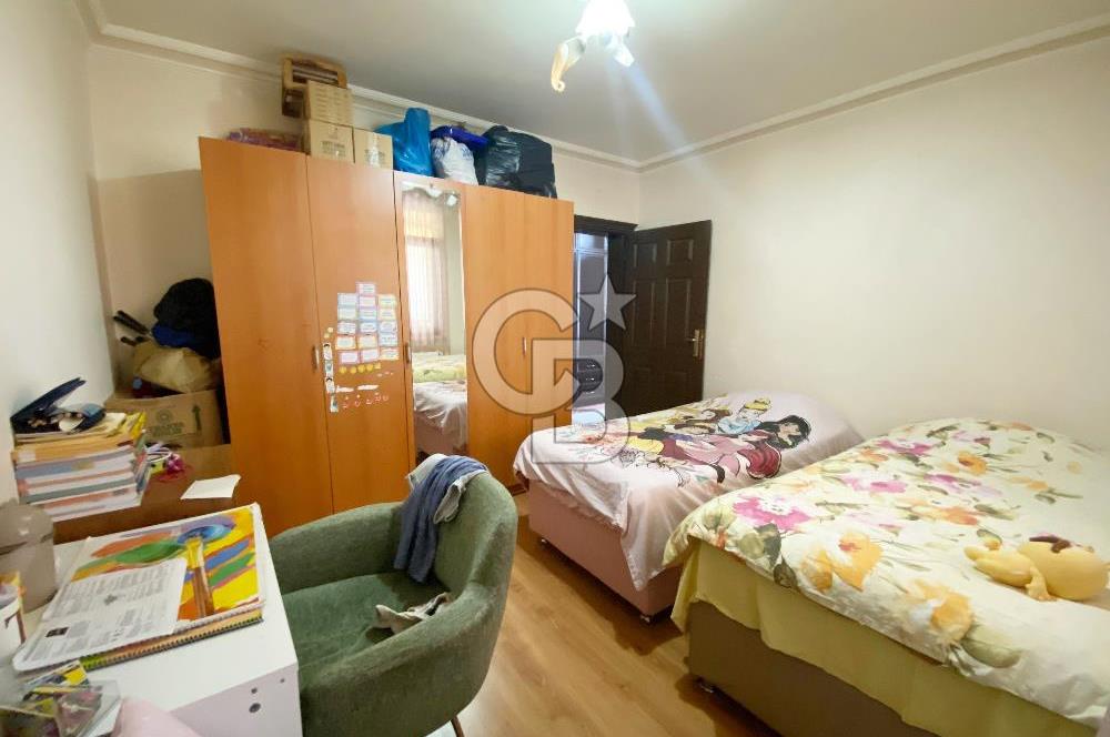 YILDIZLI'NIN MERKEZİNDE GENİŞ TERASLI SATILIK FIRSAT DAİRE