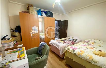 YILDIZLI'NIN MERKEZİNDE GENİŞ TERASLI SATILIK FIRSAT DAİRE