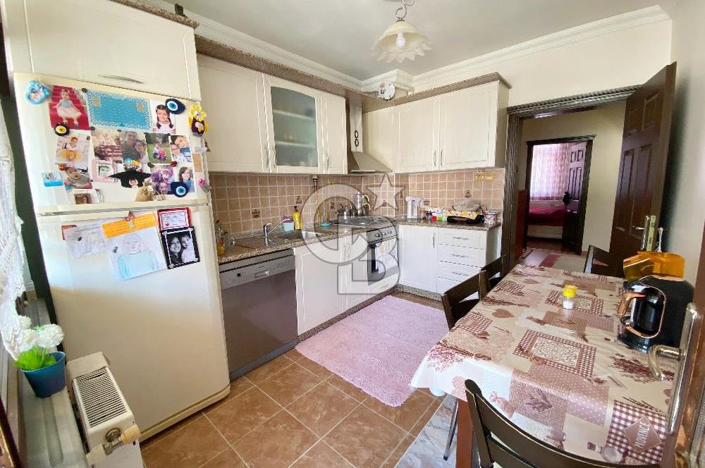 YILDIZLI'NIN MERKEZİNDE GENİŞ TERASLI SATILIK FIRSAT DAİRE