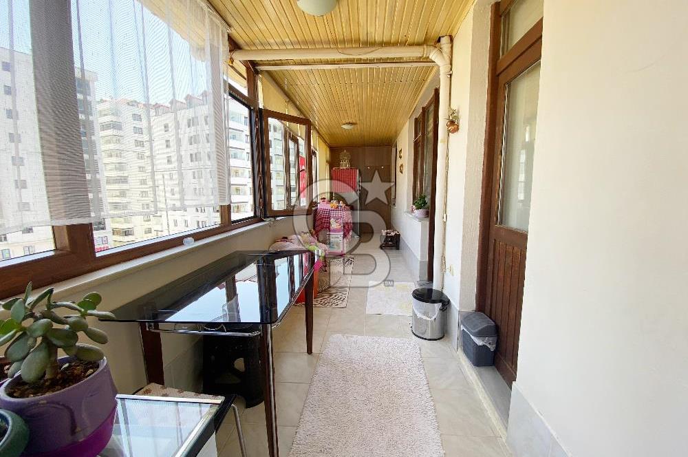 YILDIZLI'NIN MERKEZİNDE GENİŞ TERASLI SATILIK FIRSAT DAİRE