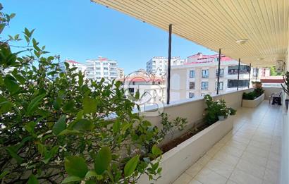 YILDIZLI'NIN MERKEZİNDE GENİŞ TERASLI SATILIK FIRSAT DAİRE
