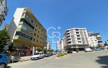 YILDIZLI'NIN MERKEZİNDE GENİŞ TERASLI SATILIK FIRSAT DAİRE