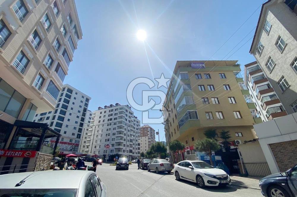 YILDIZLI'NIN MERKEZİNDE GENİŞ TERASLI SATILIK FIRSAT DAİRE