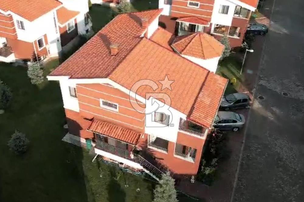 Müstakil Villa, Güvenlikli Site içinde, Takasa Uygun, Yapılı