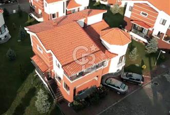 Müstakil Villa, Güvenlikli Site içinde, Takasa Uygun, Yapılı