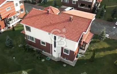 Müstakil Villa, Güvenlikli Site içinde, Takasa Uygun, Yapılı