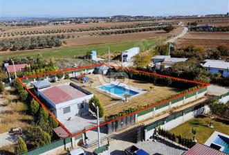 1.250 m2 HAVUZLU MÜSTAKİL EV
