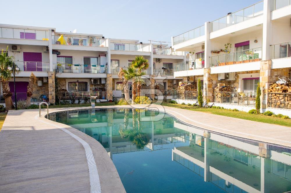 Foça Hacıveli Mah. Site İçerisinde Kiralık 4+1 Tripleks Villa