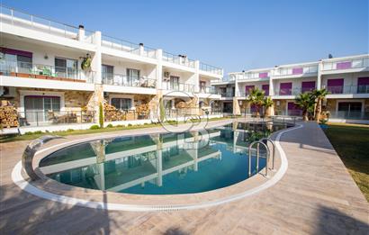 Foça Hacıveli Mah. Site İçerisinde Kiralık 4+1 Tripleks Villa