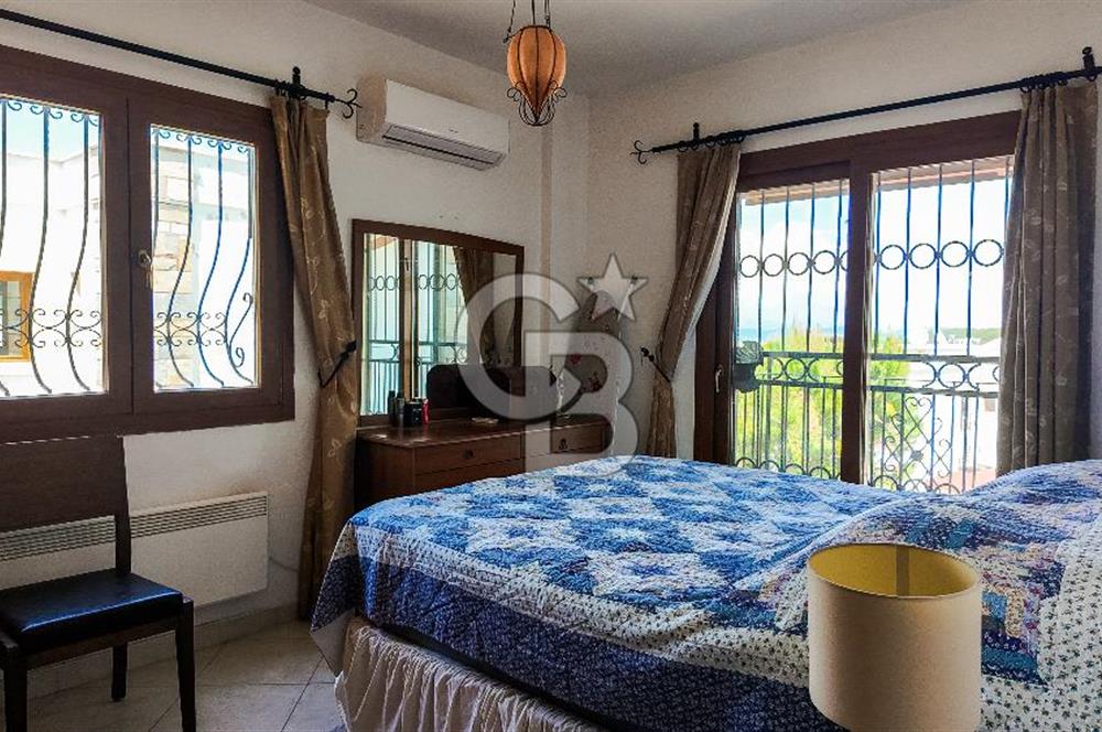Bodrum Torba'da Satılık Özel Havuzlu Pansiyon Tapulu 3+2 Villa