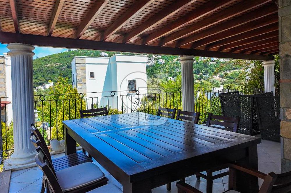 Bodrum Torba'da Satılık Özel Havuzlu Pansiyon Tapulu 3+2 Villa