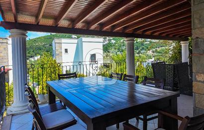 Bodrum Torba'da Satılık Özel Havuzlu Pansiyon Tapulu 3+2 Villa