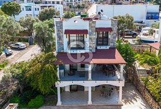 Bodrum Torba'da Satılık Özel Havuzlu Pansiyon Tapulu 3+2 Villa