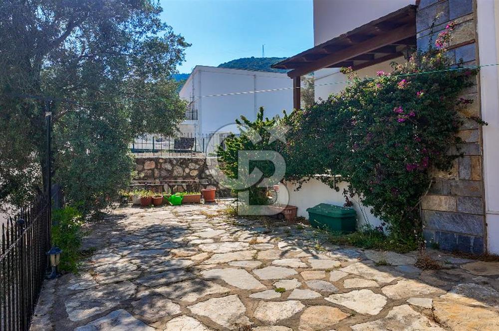 Bodrum Torba'da Satılık Özel Havuzlu Pansiyon Tapulu 3+2 Villa