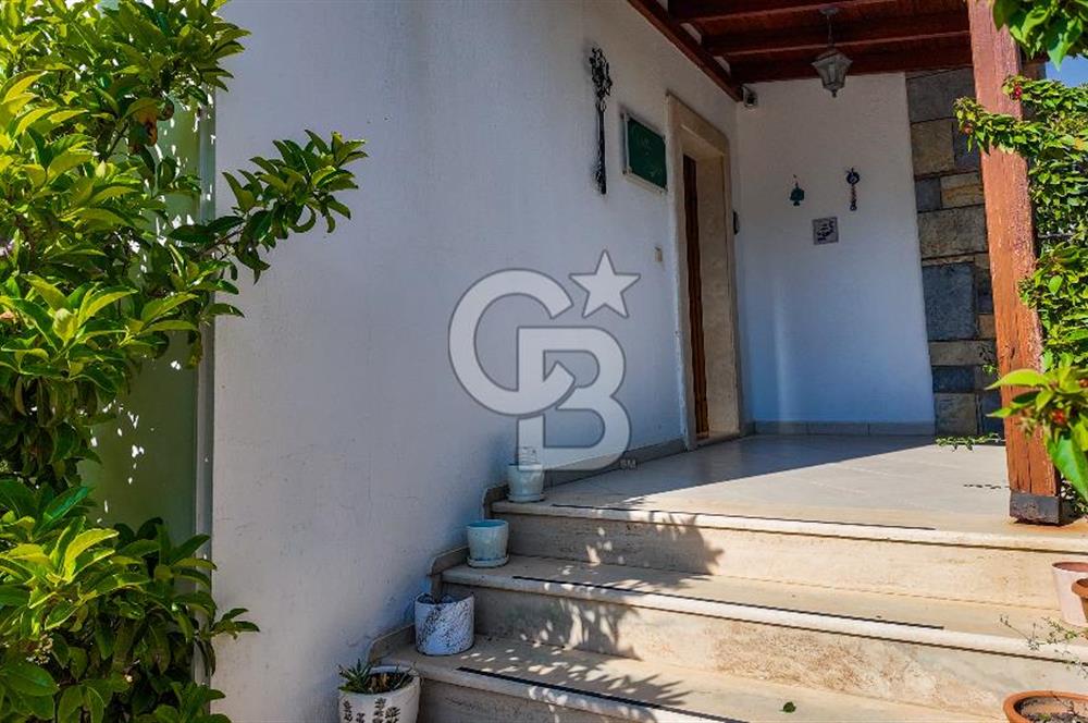 Bodrum Torba'da Satılık Özel Havuzlu Pansiyon Tapulu 3+2 Villa