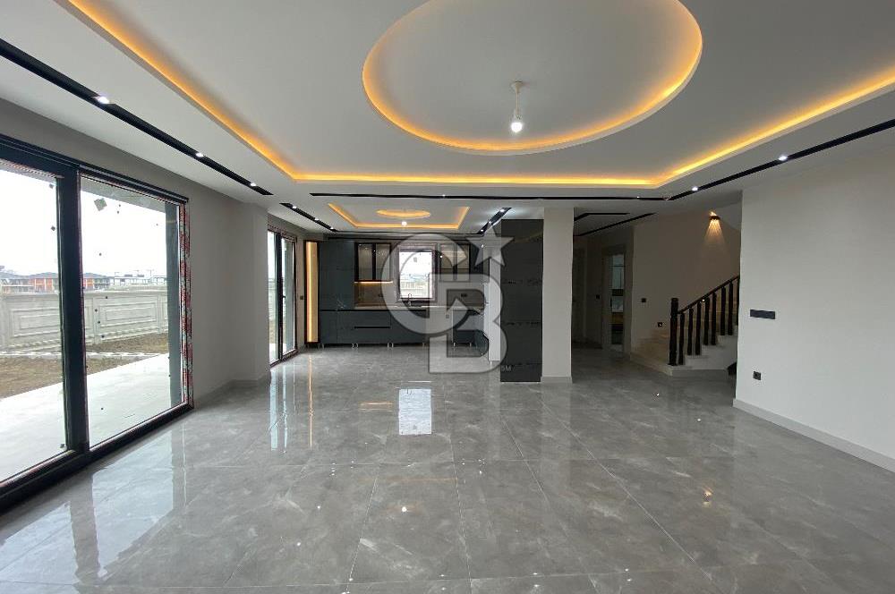 SELİMPAŞA'DA SIFIR 5+1 MÜSTAKİL HAVUZLU LÜKS VİLLA 