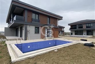 SELİMPAŞA'DA SIFIR 5+1 MÜSTAKİL HAVUZLU LÜKS VİLLA 