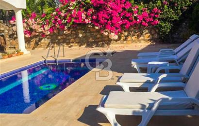 Bodrum Torba'da Satılık Özel Havuzlu Pansiyon Tapulu 3+2 Villa