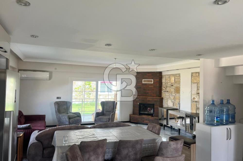 Foça Hacıveli Mah. Site İçerisinde Kiralık 4+1 Tripleks Villa