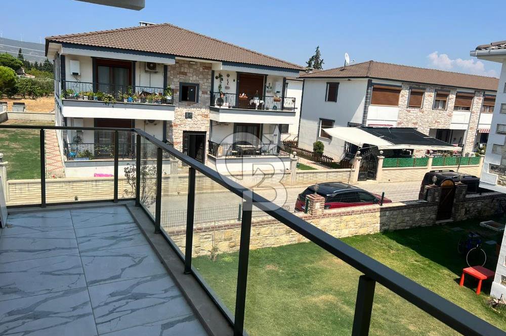 Foça Hacıveli Mah. Site İçerisinde Kiralık 4+1 Tripleks Villa