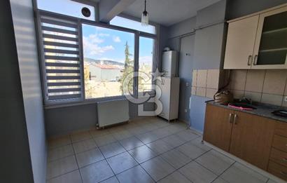Kartal Çavuşoğlu nda Manzara Adalar Karşısı Kiralık  3+1 Daire