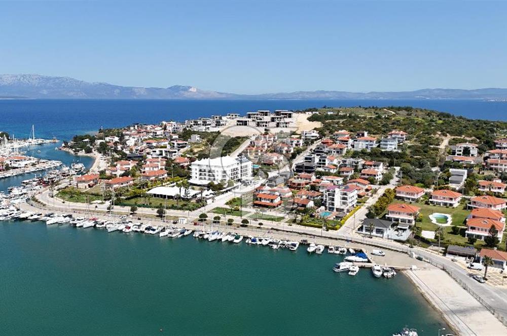 Çeşme Dalyan'da Eşsiz Konumda Müstakil Havuzlu Satılık 7+1 Villa